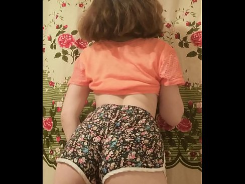 ❤️ Sexet ung babe laver en striptease ved at filme sine shorts på kamera ️❌ Anal video at da.tubsexercom.ru ️❤