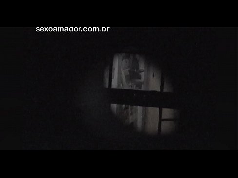 ❤️ Blondie bliver hemmeligt videooptaget af en voyeur fra nabolaget gemt bag hule mursten ️❌ Anal video at da.tubsexercom.ru ️❤